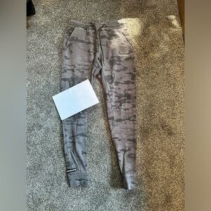 Alphalete identity joggers